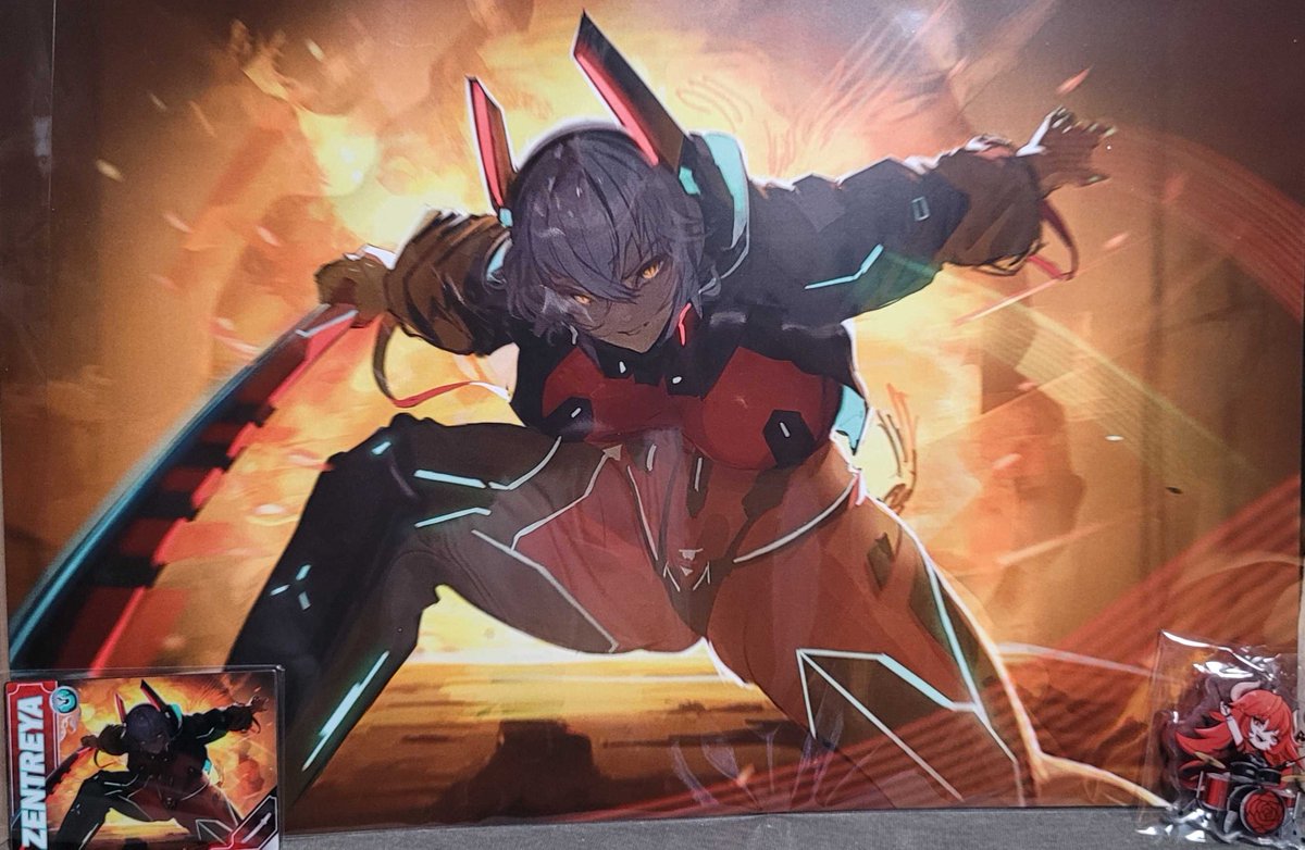 Yay my <a href="/zentreya/">Zentreya⚡🐲</a> merch from <a href="/NovelHorizons/">Novel Horizons</a> came in the mail today!! Love the poster. The cards setting just below my main monitor. Just waiting for the Nendoroid, Youtooz and Rhodinite coming soon after!