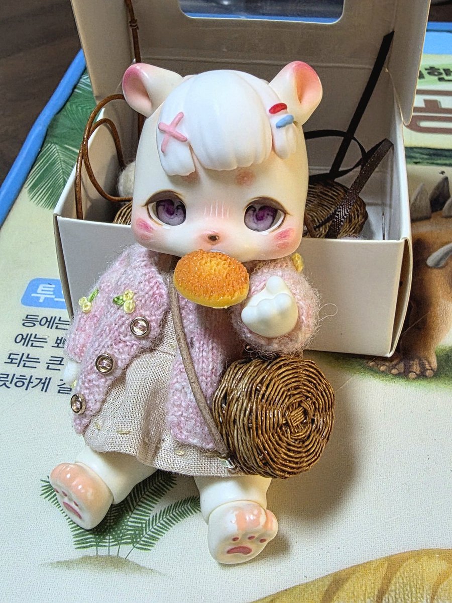 bori9010's tweet photo. 오랜만에 너무 귀엽자나~

#kumukuku #puko #옐로우얀 #뜨개의상
#라탄가방 #탬버린가방셋트 #인형놀이 https://t.co/sqG0eKJlF5