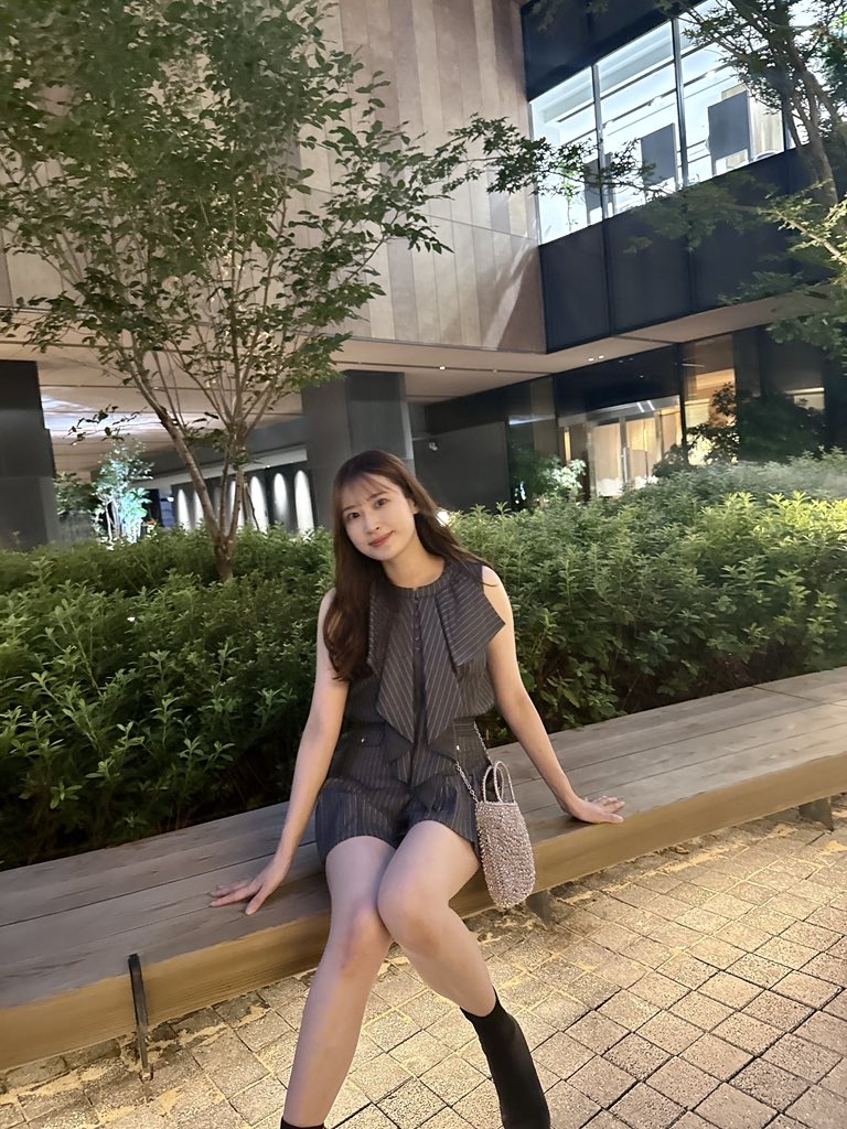 日中はまだ暑いけど秋の色になりました🍂 Fleurine Ruffle Blouse