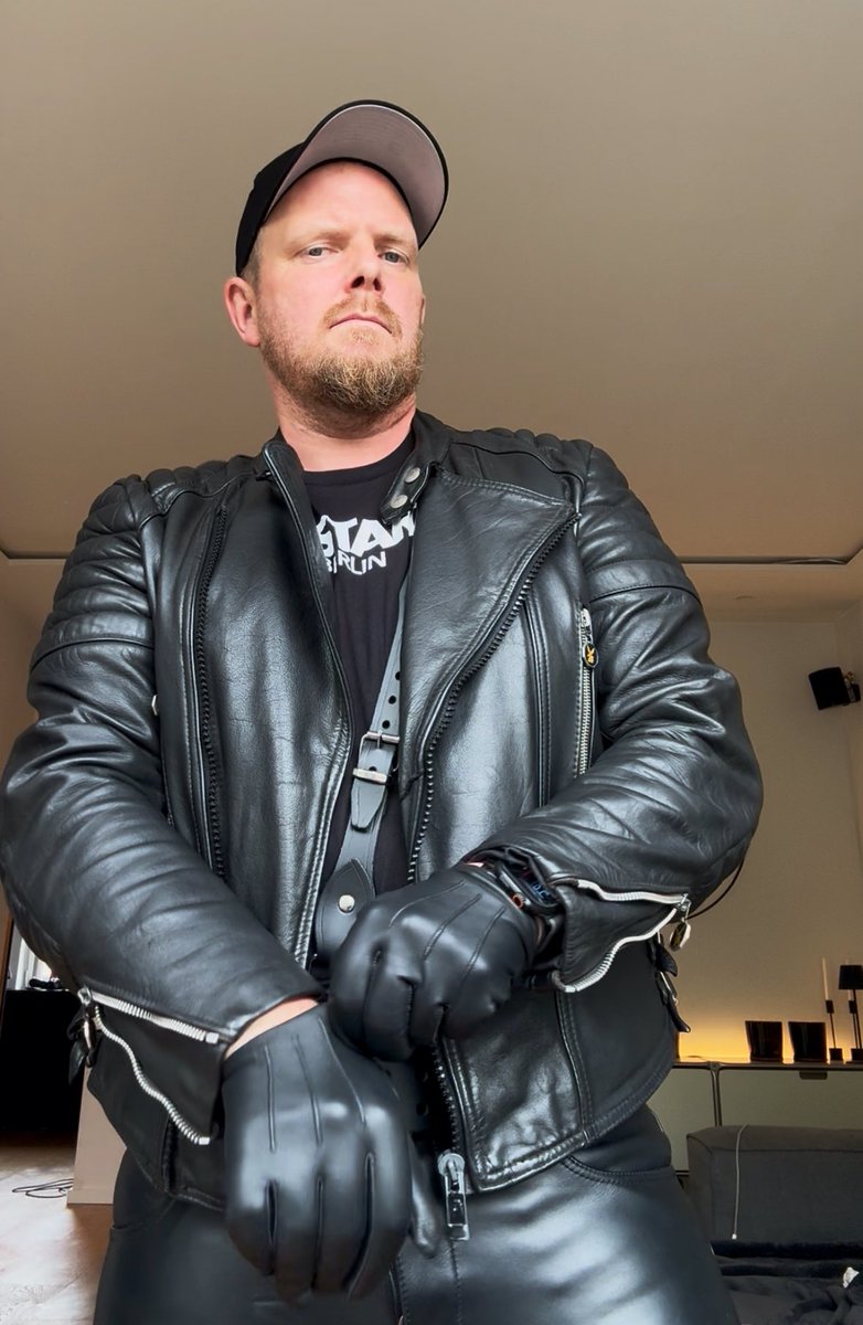 You’ll beg to serve me. Until then, you’re nothing but ignored. Understood? 

#findom #leather #cashPig #cash 

<a href="/AlphaMaleRTs/">AlphaMaleRTs (4K)</a> <a href="/RTG00N_/">RTG00N</a> <a href="/slvBen1/">Zs Pe</a> <a href="/FindomAllianz/">Cashmaster Allianz (1,2k)</a> <a href="/CashMasterSupp/">Supporter of #Cashmaster</a>