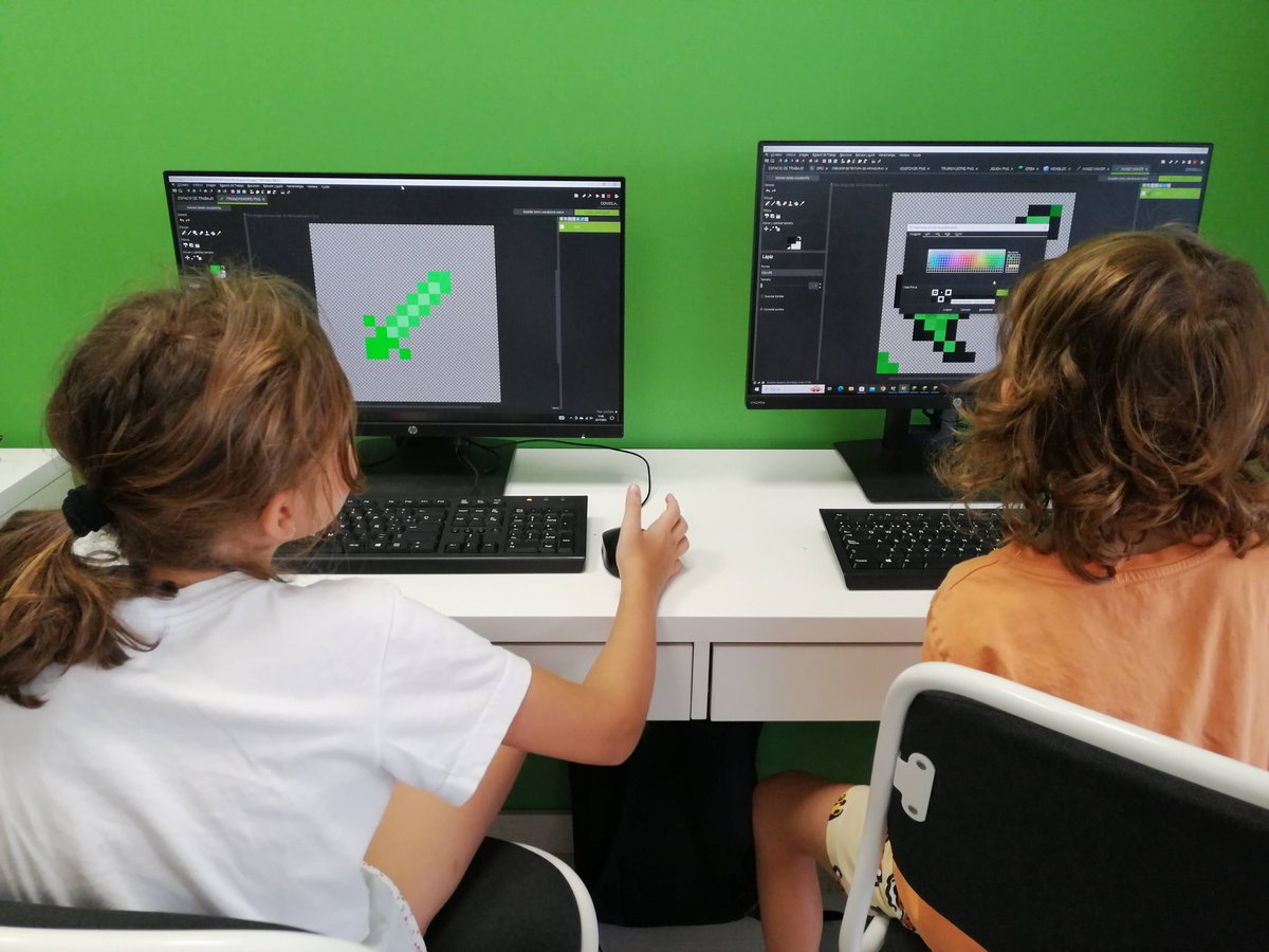 codelearn_cat's tweet image. Obert el període de sol·licitud de les beques DEQ4FUTURE per aprendre a programar: codelearn.cat/blog/programac…
