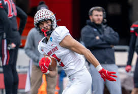 Over the final 8 games of this season, Illinois State WR Daniel Sobkowicz needs 46 catches, 832 yards &amp; 5 TDs to take over the all-time lead in all 3 Redbird categories. 
That's 5.75 receptions &amp; 104 yards/game averages.

ISU, on a bye this weekend, hosts North Dakota St Oct. 4.