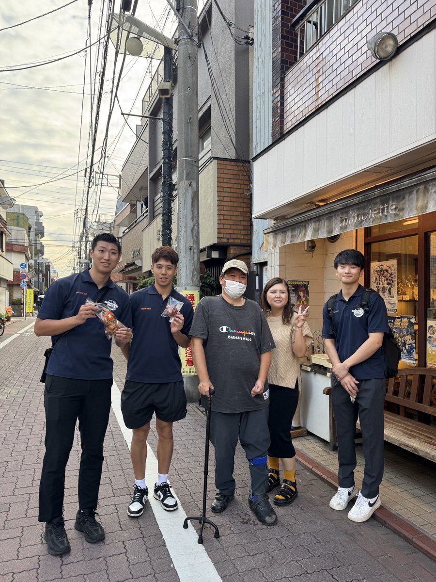 今日はたつこじさん、あやねぇ。あこぴ、ごまさん最後おたまとあつしさんとアスフレメンに会った。明日はリハビリからの午後からやるＺ！ポスターありがとうございました！