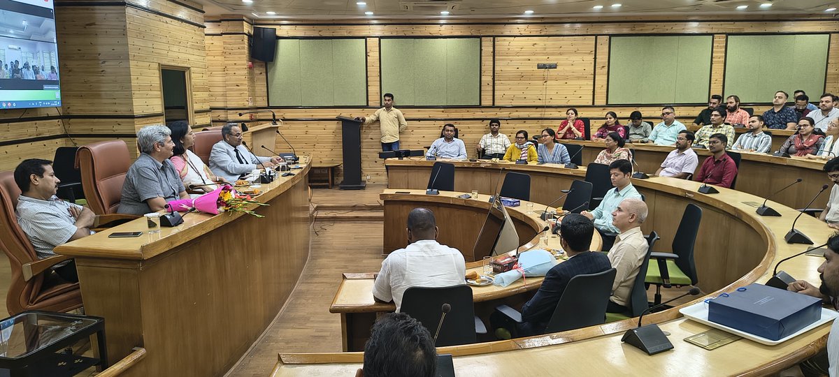 ControllerDot's tweet image. A farewell was held today for Sh. Ashish Joshi, Sr. Joint CGCA, on his transfer to the office of Pr.CCA, Delhi. 
On this occasion, Ms. Vandana Gupta, CGCA, along with all officers and officials of the O/o CGCA, extended their warm wishes to him for continued success in his new…