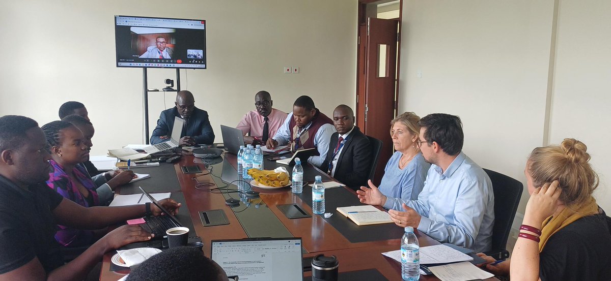 📍Last stop: <a href="/PPDAUganda/">PPDA Uganda</a> Mbarara Regional Office for a debrief of the journey.

Also on the agenda: The EU delegation 🇪🇺 unveiled the state-of-the-art training facility, board room, and reliable photovoltaic panels financed by <a href="/EUinUG/">EU in Uganda</a> and <a href="/BMZ_Bund/">Bundesentwicklungsministerium</a> for the offices.
#SolarPower
