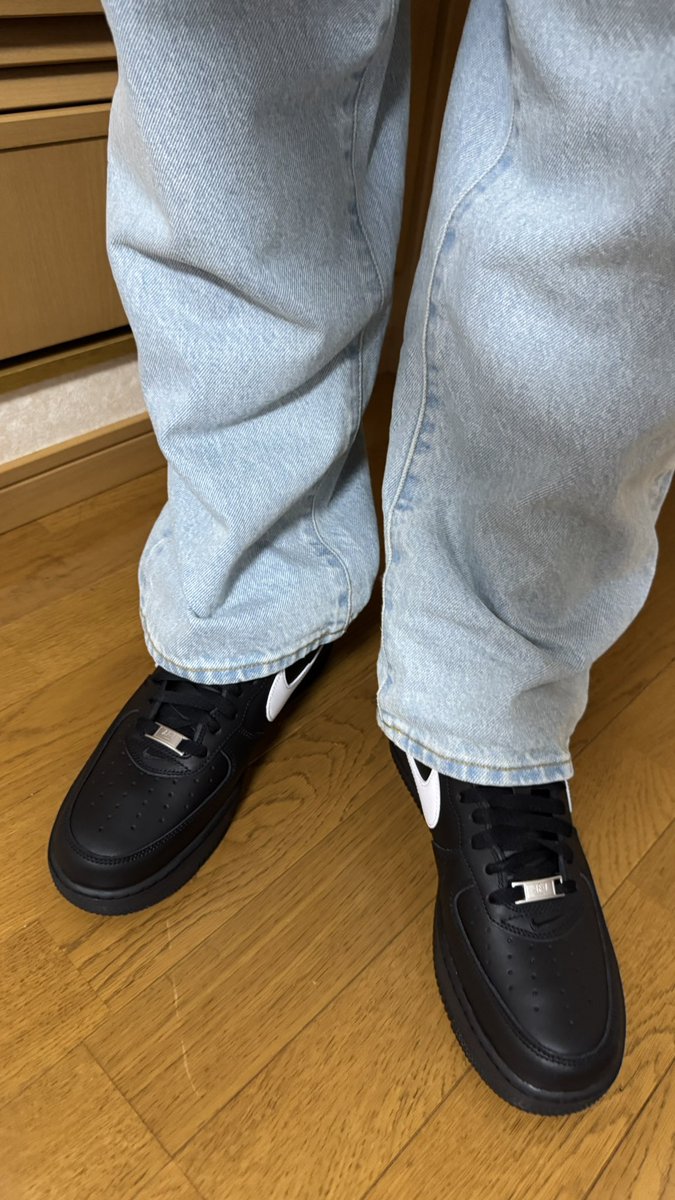 I55I_T's tweet image. Supreme 25FW week4 Supreme × Nike Air Force 1 Low Black&amp;amp;Whiteが届きましたぁ‼︎…😆✨

早速両方を開封です!…スウッシュが白黒になり…かなり印象が変わりました!…黒BOX logoがとっても新鮮ですね!…マイサイで購入出来たので…サイズも丁度良かったです‼︎…🥰✨

#Week4