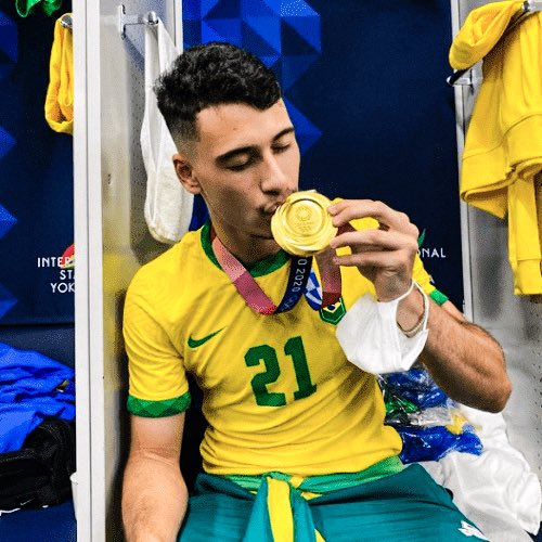 People are forgetting that Martinelli is an Olympic Gold Medallist🥇😎