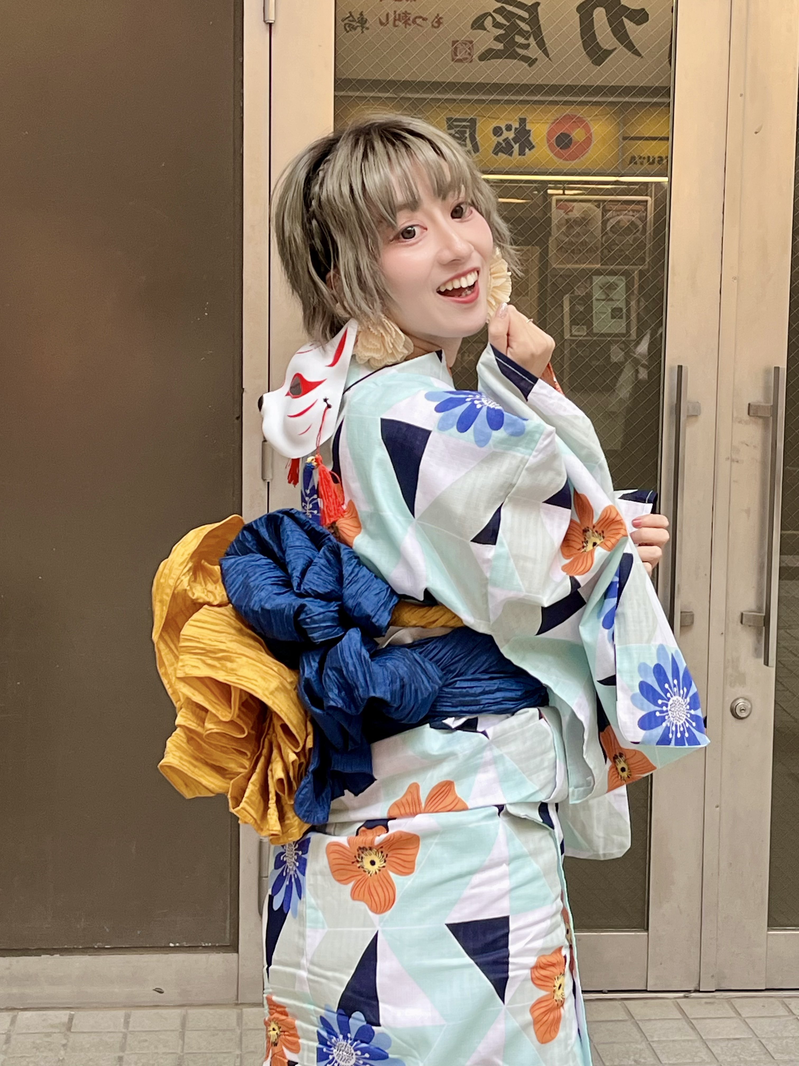 浴衣 レアポーズ 壁 座り 浴衣 レアポーズ 壁 座り