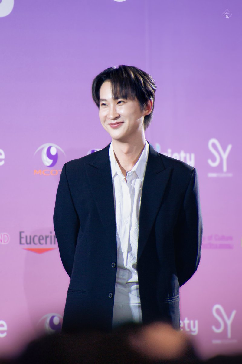 gigiirx's tweet image. คุณผู้กำกับคนเก่ง💜 @aloneww 

Y AWARDS 2025 X WABISABI
#YEntertainAwards2025xJisuLife