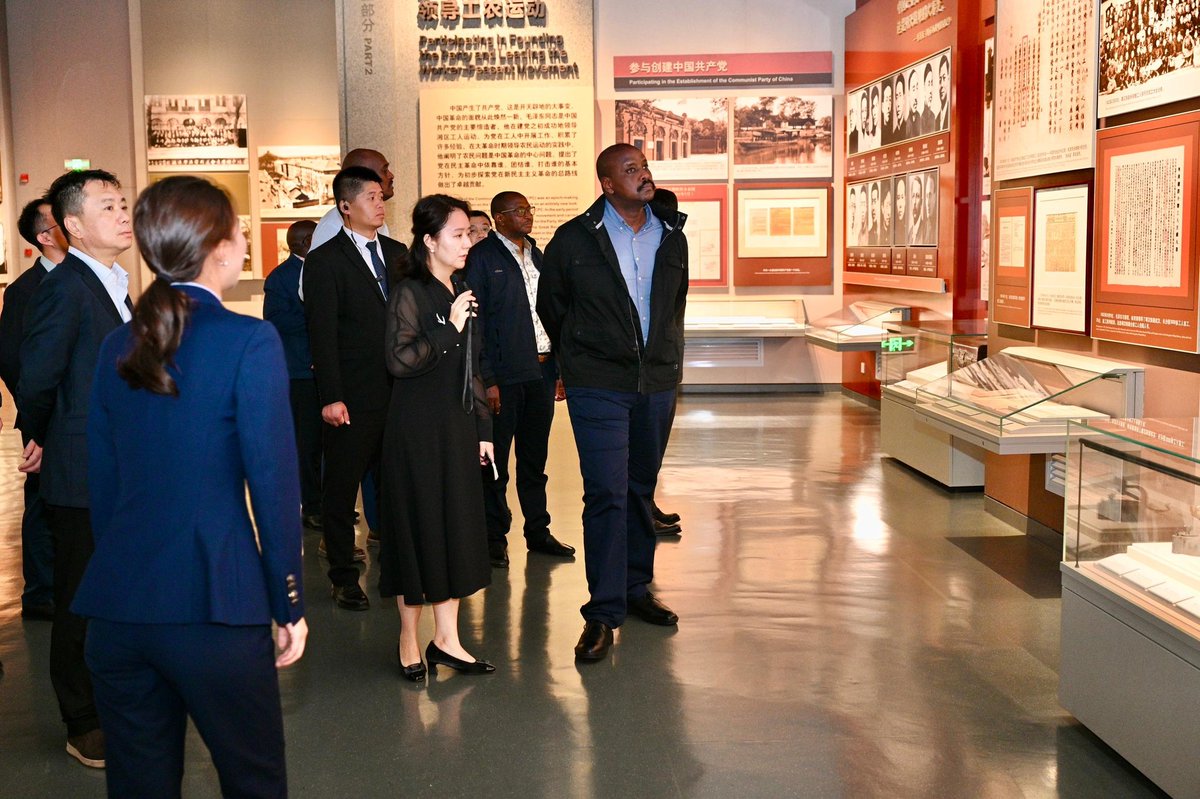 Gen Kainerugaba Pays Historic Visit to Chairman Mao Zedong's Birthplace kampalapost.com/content/gen-ka…
