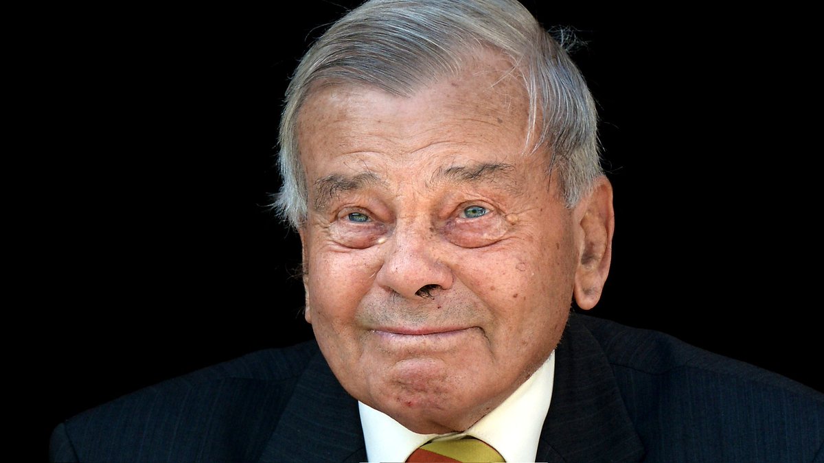 So sad to hear that umpiring legend Dickie Bird (92) has passed away.
A lovely, funny and happy man I had the pleasure of meeting several times.
Never quite made the century Dickie but you were a gent Sir.
RIP 😢