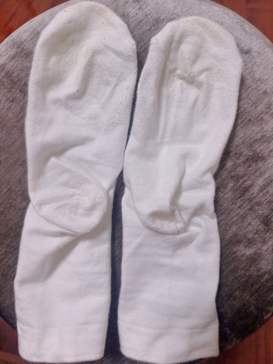 来波抽奖！！！🎉🎉🎉
抽两双白袜，需过🚪付15邮费
关注+点赞+评论+转发
26号晚上开奖~