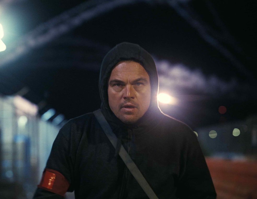 ONE BATTLE AFTER ANOTHER is a revolutionary lightning rod from director #PaulThomasAnderson .  Featuring an incendiary cast, <a href="/onebattlemovie/">One Battle After Another</a> is an instant classic. 

SPOILER FREE REVIEW: 🎯 
moviearcher.com/2025-reviews/o…

#LeonardoDiCaprio #beniciodeltoro #seanpenn #teyanataylor