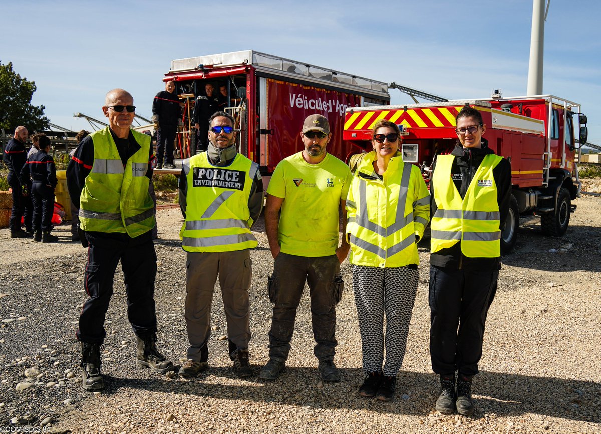 Une quarantaine de #pompiers84 spécialisés en #risquestechnologiques ont participé à une #formation de maintien des acquis. Objectif : mise en place et l’acculturation aux techniques de lutte contre la #pollution. Merci à la carrière #Maroncelli de #Piolenc  et services <a href="/Prefet84/">Préfet de Vaucluse</a>