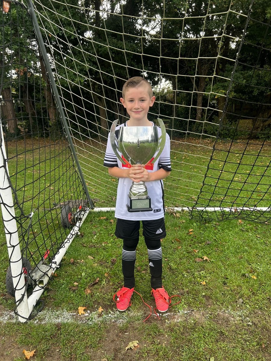 The U9 Juniors had a really exciting match against Faversham Strike Force at Herne this weekend.
Both sides battled well and had some great chances with both keepers pulling off some unbelievable saves, making it an entertaining game to watch on the sidelines
MOTM went to Emerson