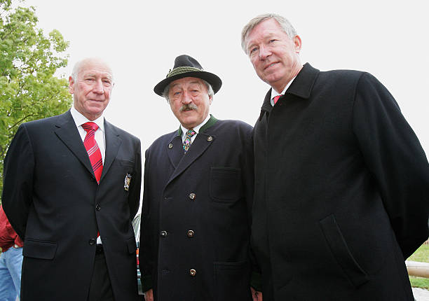 #OnThisDay 23rd of September 2004:

During a ceremony to unveil the new memorial to honoring those who died in the Munich Air Disaster Sir Bobby Charlton &amp; Sir Alex Ferguson met with Georg Fischer, a fireman who on his first ever day of work attended the Munich Air Crash.