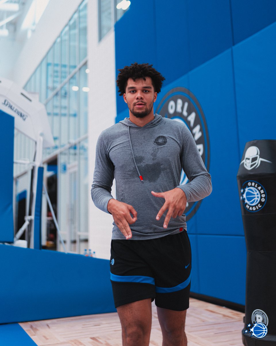 hi <a href="/noap3nda/">Noah Penda</a> 👋