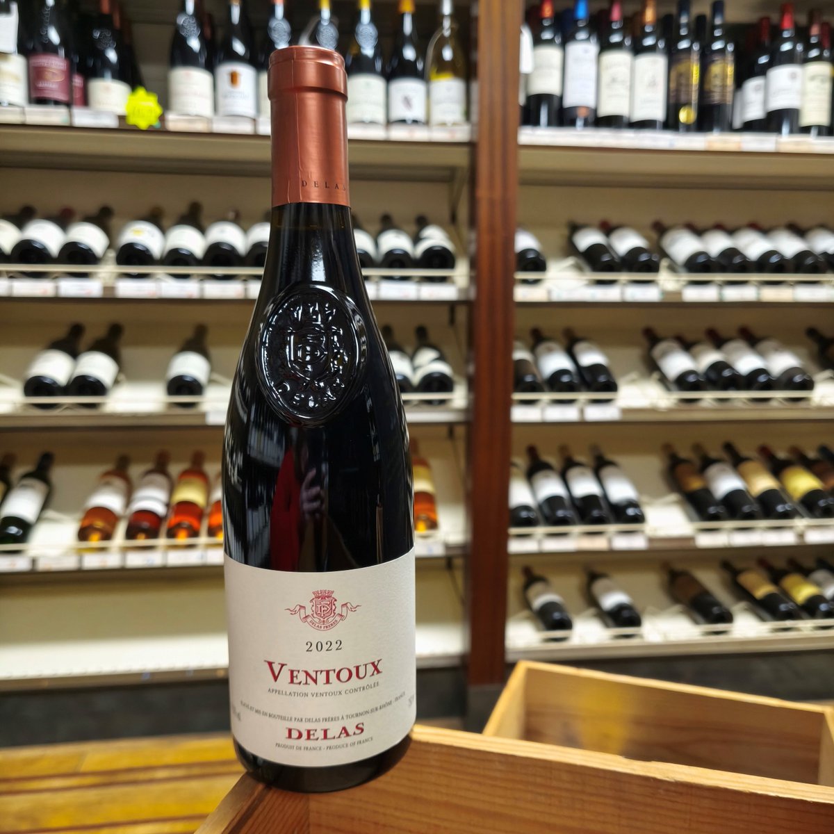 twrightwine's tweet image. 📦 Just In! 🍷
Delas Frères Ventoux 2022 just landed - a Rhône red packed with juicy cherry, soft spice &amp;amp; smooth tannins. 

🛒 Grab a bottle while it lasts — it’s drinking beautifully now and offers incredible value for a southern Rhône wine. 

#NewInStore #Ventoux #DelasFreres