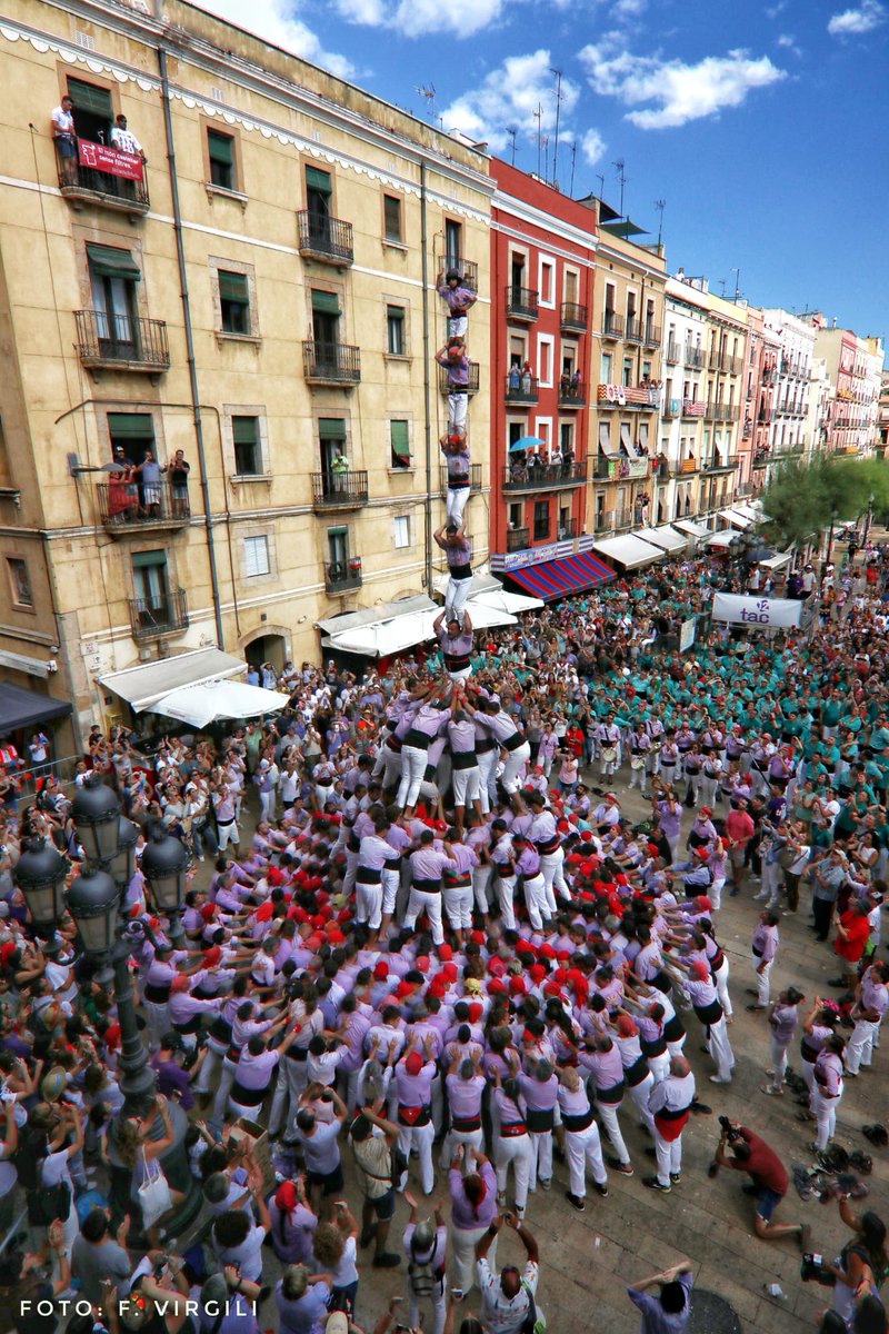 💥 GLÒRIA A SANTA TECLA!

🍆 4d9fa, 2d9fm, 3d9f, pd8fm, pd5balcó, 5pd4... I TOT DESCARREGAT!

🚀 Tres gammes extres completats d'una tacada!

Fotos: F. Virgili

#TotElQueCompartim #castells #SantaTecla2025