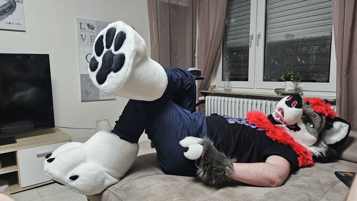 TODAY IS TUESDAY IN PARIS let's go chillll ! 

twitch.tv/tiitouffe