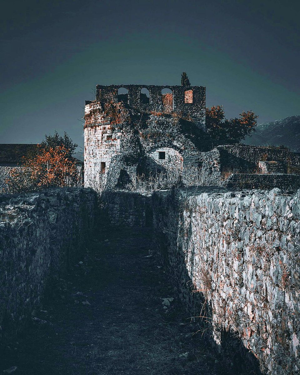 The Man in White and the Lake’s Memory
Ioannina’s castle, a plastic bouquet, and a question that lingers seven years later

#TheDisobedientVowels #SubstackWriter #WritingCommunity #RebelVoices #StorytellingMatters #Substack #CulturalStories  #slowtravel 

 nvkstories.substack.com/p/the-man-in-w…
