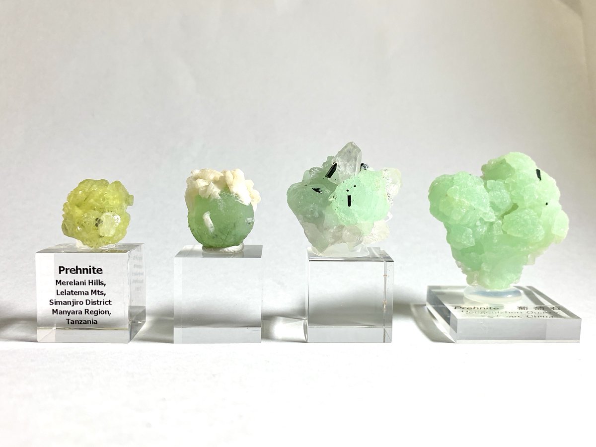 #ぶどうの日

そんな日があったのか・・・!
慌てて写真フォルダからピックアップ🍇
1日遅れだけど参加!

Prehnite/Mali
Grape Agate/Indonesia
Wavellite/USA
Prehnite/Tanzania/ラベル無し/Chinaふたつ