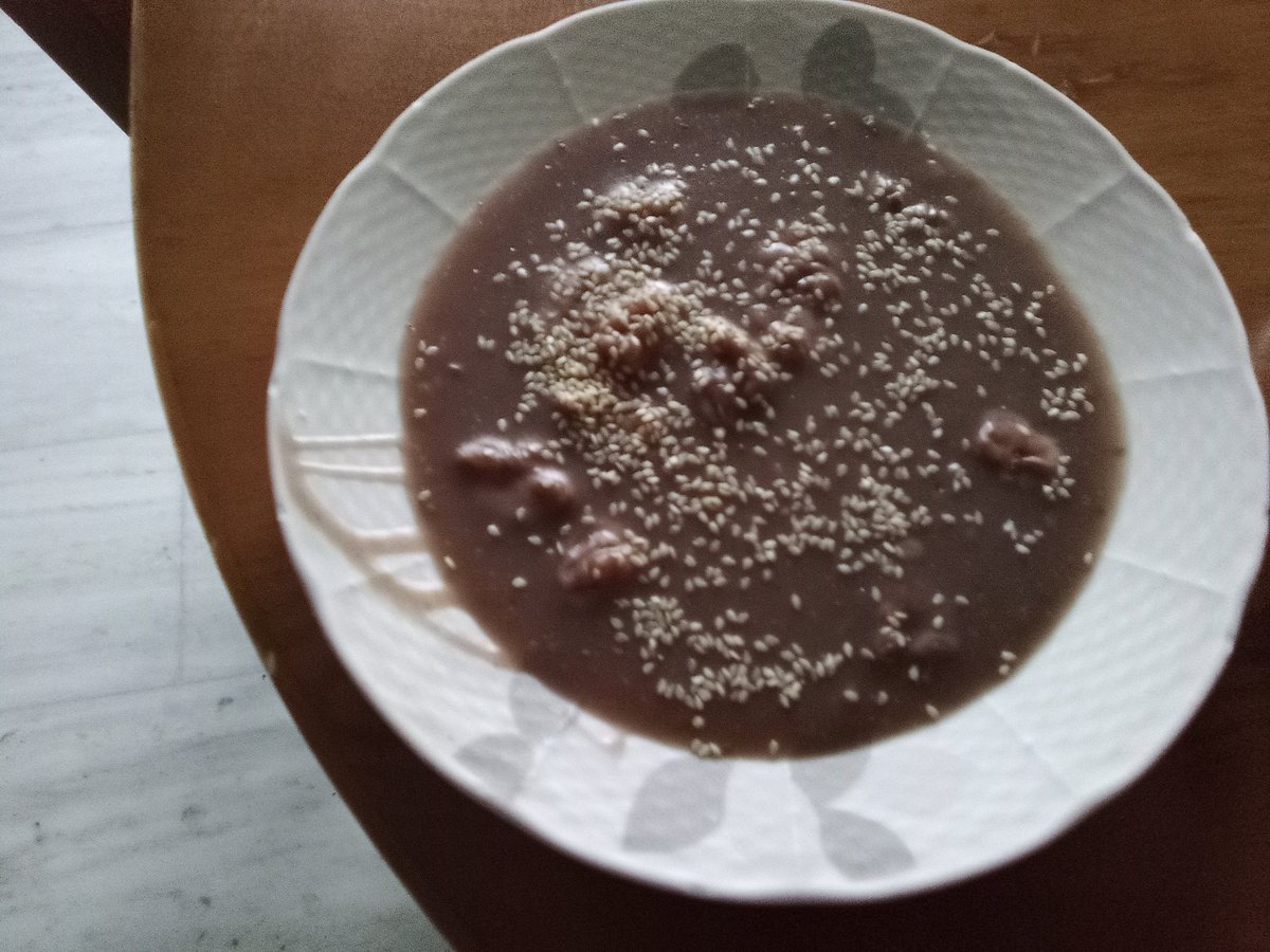 CANEA67's tweet image. #γλυκανε_μωρε_λιγο_challenge 
Έφαγα μουσταλευριά  και γλύκανα μωρέ πολύ ... 😜  👍