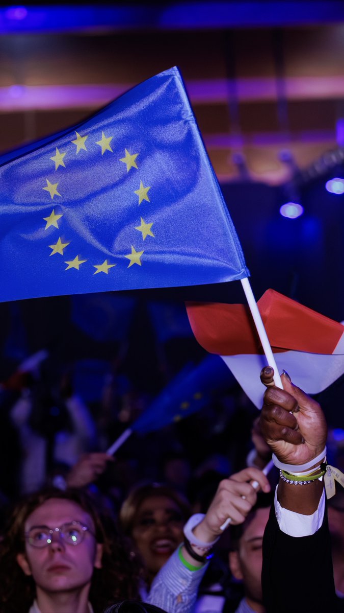 Renaissance's tweet image. Des nouveaux fonds d’écran pour vous ✨📲