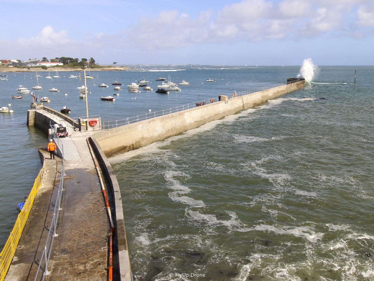 FlyUp Drone tweet media