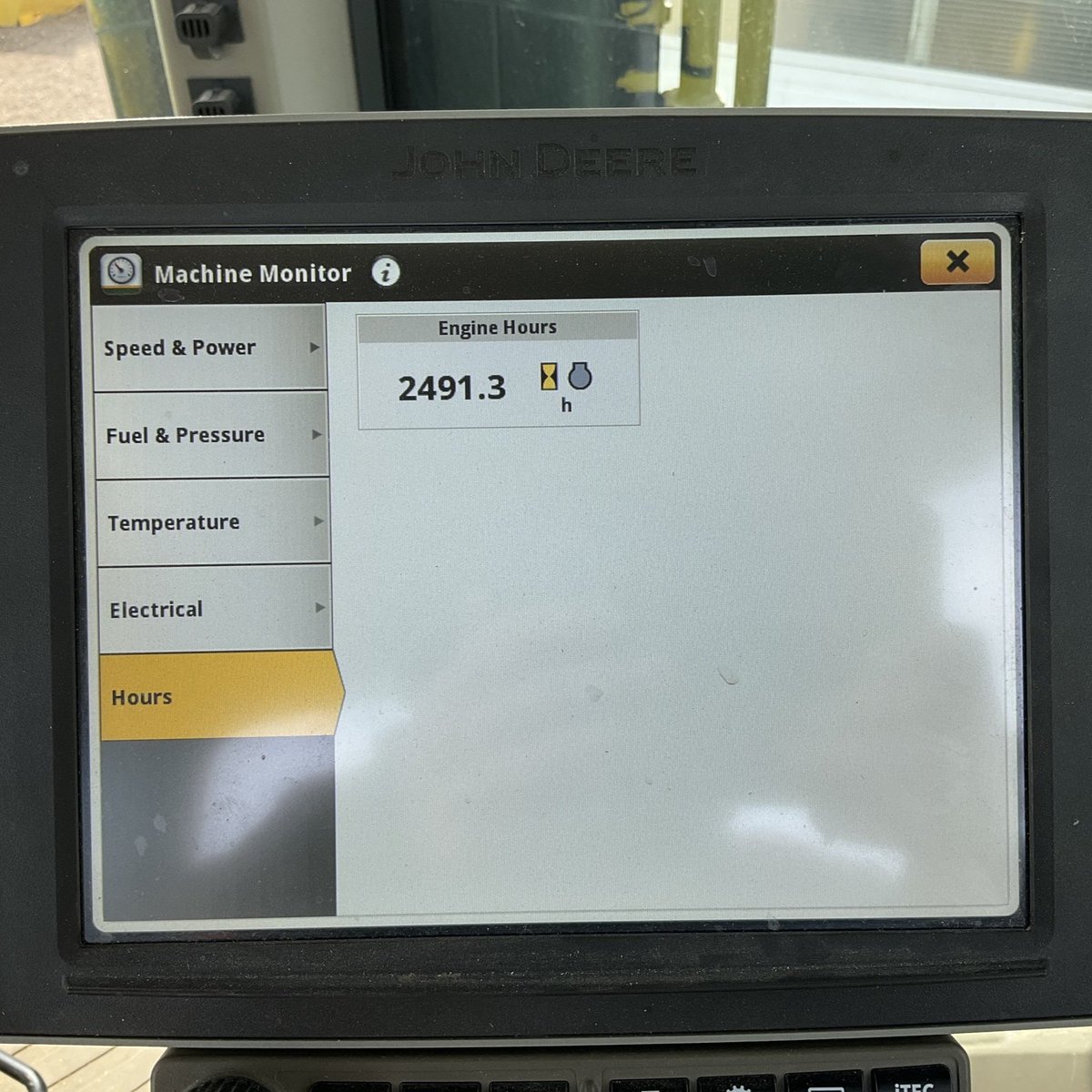 Get your hands on this 2021 John Deere 7R 270 before harvest season ends! It’s #TractorTuesday: bit.ly/3KihtUb

This 2021 John Deere 7R 270 delivers the perfect balance of power, technology, and operator comfort. Equipped with a 40K IVT transmission, MFWD, and dual IF