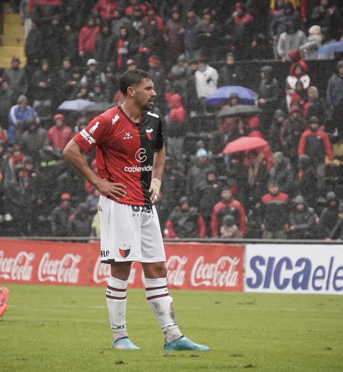 BrianWB10's tweet photo. 🚨16 futbolistas finalizan su vínculo con #Colón:

Marcos Díaz 
Gonzalo Bettini 
Facundo Sánchez 
Guillermo Ortiz 
Brian Negro
Federico Jourdan 
Lautaro Laborie 
Joel Soñora 
Nicolás Fernández 
Kevin Colli 
Oscar Garrido 
Emmanuel Gigliotti 
José Barreto
Christian Bernardi 
Alex Aranda
Conrado Ibarra