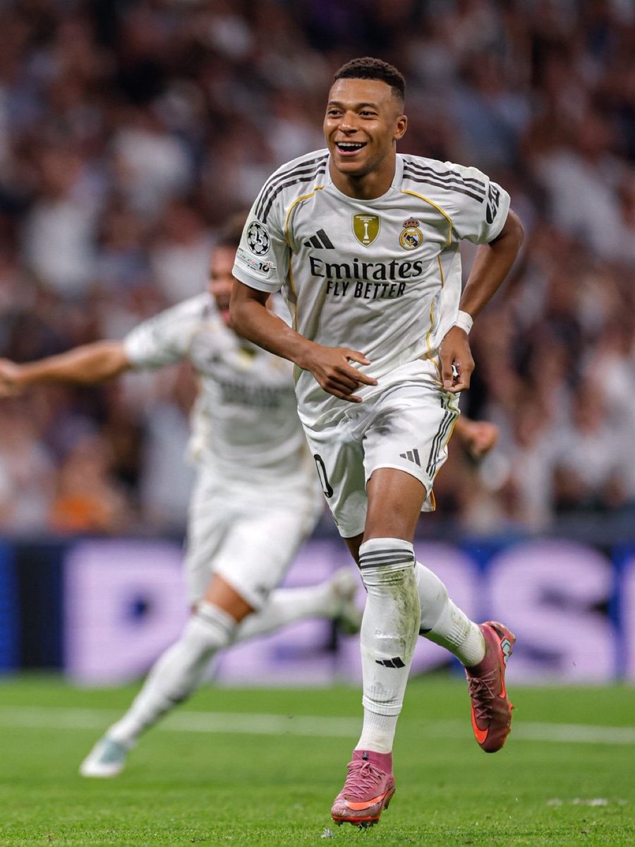 KylianVision's tweet image. 🚨📊 Kylian Mbappé has already scored more goals by himself than Barcelona’s entire front trio this season.
• Kylian Mbappé: 9 Goals
• Yamal, Lewandowski & Raphinha combined: 7 Goals
Diabolical. 😭