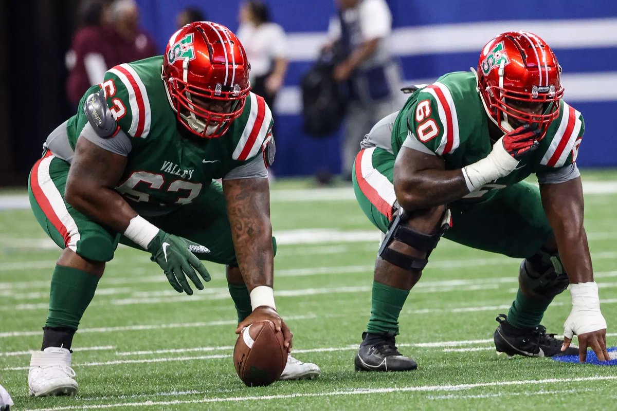 After a great conversation with <a href="/CoachParker/">Sam Parker</a> <a href="/CoachBingham7/">Zavian Bingham</a> I’m blessed to receive an offer from Mississippi Valley State🟢🔴 <a href="/coachfleming17/">Coach Fleming</a> <a href="/CoLinFootball/">Co-Lin Football</a>