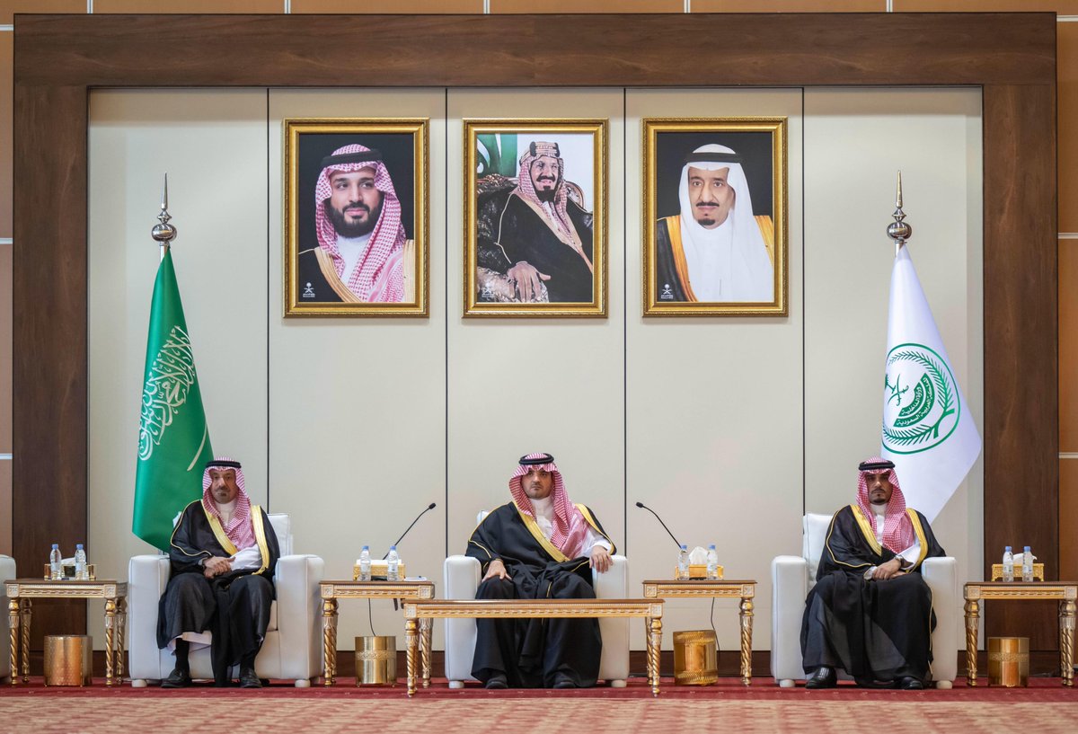 SPAregions's tweet photo. الأمير عبدالعزيز بن سعود يلتقي عددًا من المواطنين من أهالي منطقة نجران.
https://t.co/eoS4OMaul9
#واس_عام https://t.co/eZXAsemxep