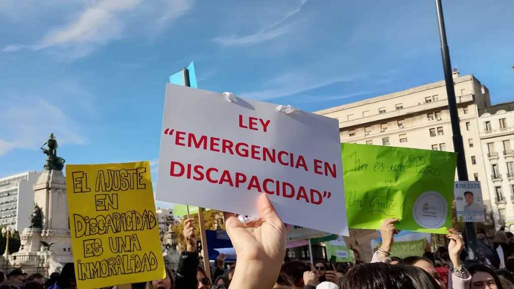 💪🏼 Amparo colectivo para frenar la quita de pensiones por discapacidad

⏩ La Defensoría del Pueblo de Tucumán a cargo de Eduardo Cobos espera respuestas ante de que termine septiembre.

✒️ Por <a href="/samyplazamonroy/">Samantha Plaza Monroy</a>

( 💣"Hay mucha indignación")

bigbangnews.com/politica/ampar…