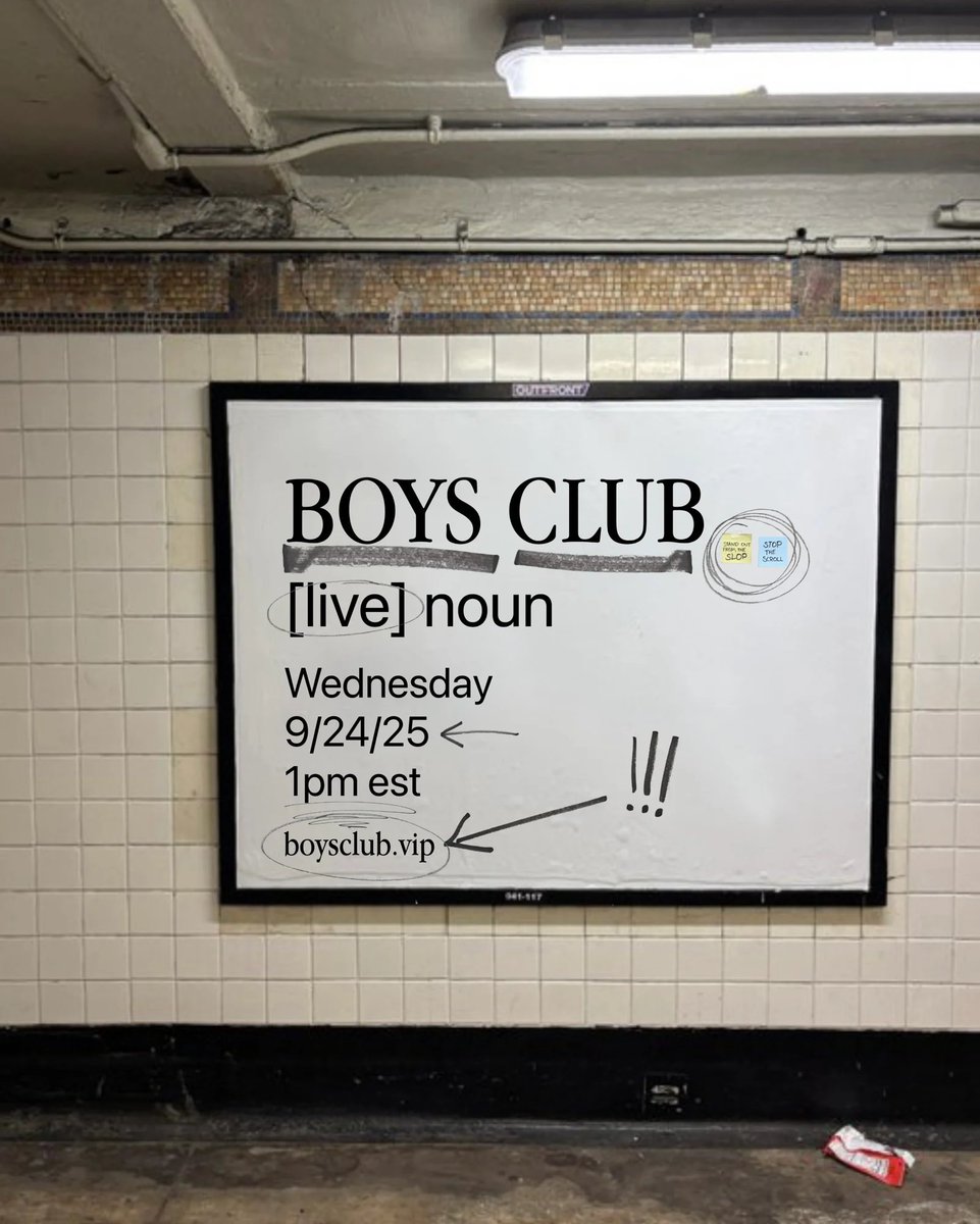 tednotlasso's tweet image. wait just touched down in NYC for a team onsite and stopped dead in my tracks

love seeing the boys in the wild, gg @BoysClubWorld
