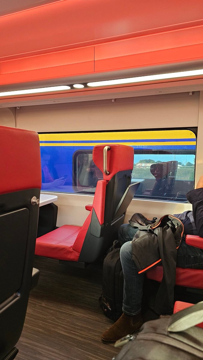 Evacuatie van gestrande trein tussen Breda en Lage Zwaluwe