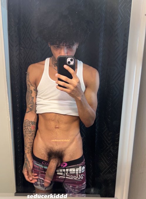 Watch YUNGIN 🔞😈's leaked NSFW photo on TwXstars
