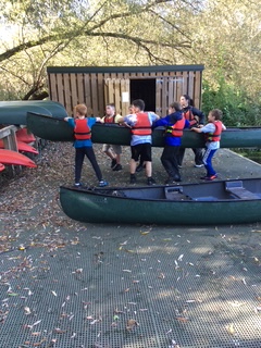 BarninghamCEVCP's tweet photo. Some great examples of teamwork from Owl Class - creating memories for a lifetime @ThorpeWoodlands #teamwork #tobeambitious #togive https://t.co/0rp3WpYcuh