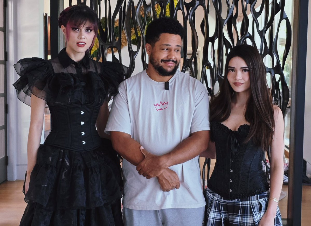 MoatSimulator's tweet image. Austin appreciation post 🤠 [v late]

thanks for making this trip so special 😭 I got to meet ppl IRL, make new friends, and scare kick streamers