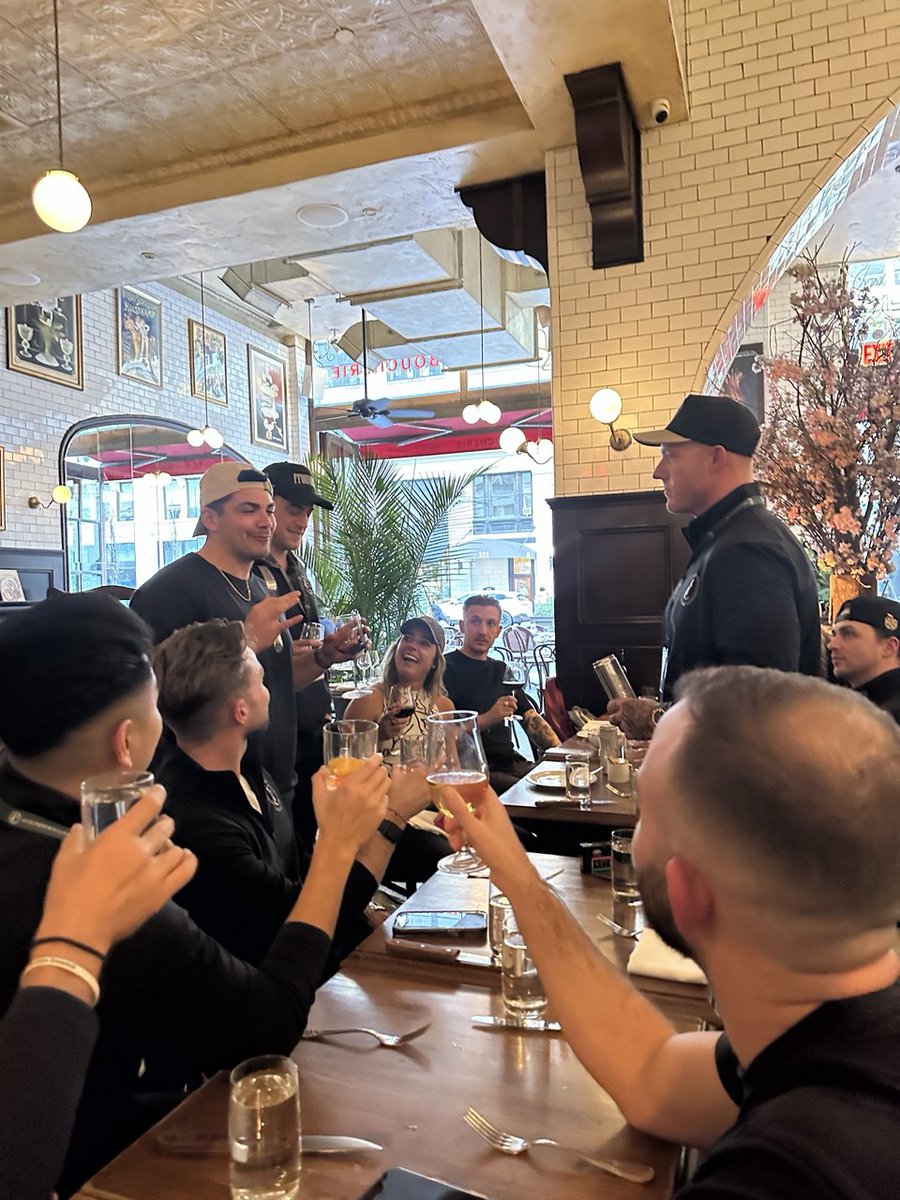 Founders Forum by <a href="/FoundersClubUS/">The Founders Club</a> was an absolute success! 🔥

The feeling of seeing our design work live in person will never EVER fade. But what made this cooler was getting to truly see how impactful a community <a href="/thechrismeade/">Chris Meade 🏐</a>  and <a href="/AaronSpivak2/">Aaron Spivak</a> are building. 

I'm sure those