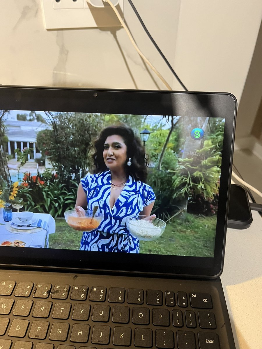 sipheshezie's tweet image. Carishma did a number with the pieces from #PEPHOMEExpress! She displayed creativity and versatility and I wish I was at that lunch. 🥺 #AfternoonExpress.