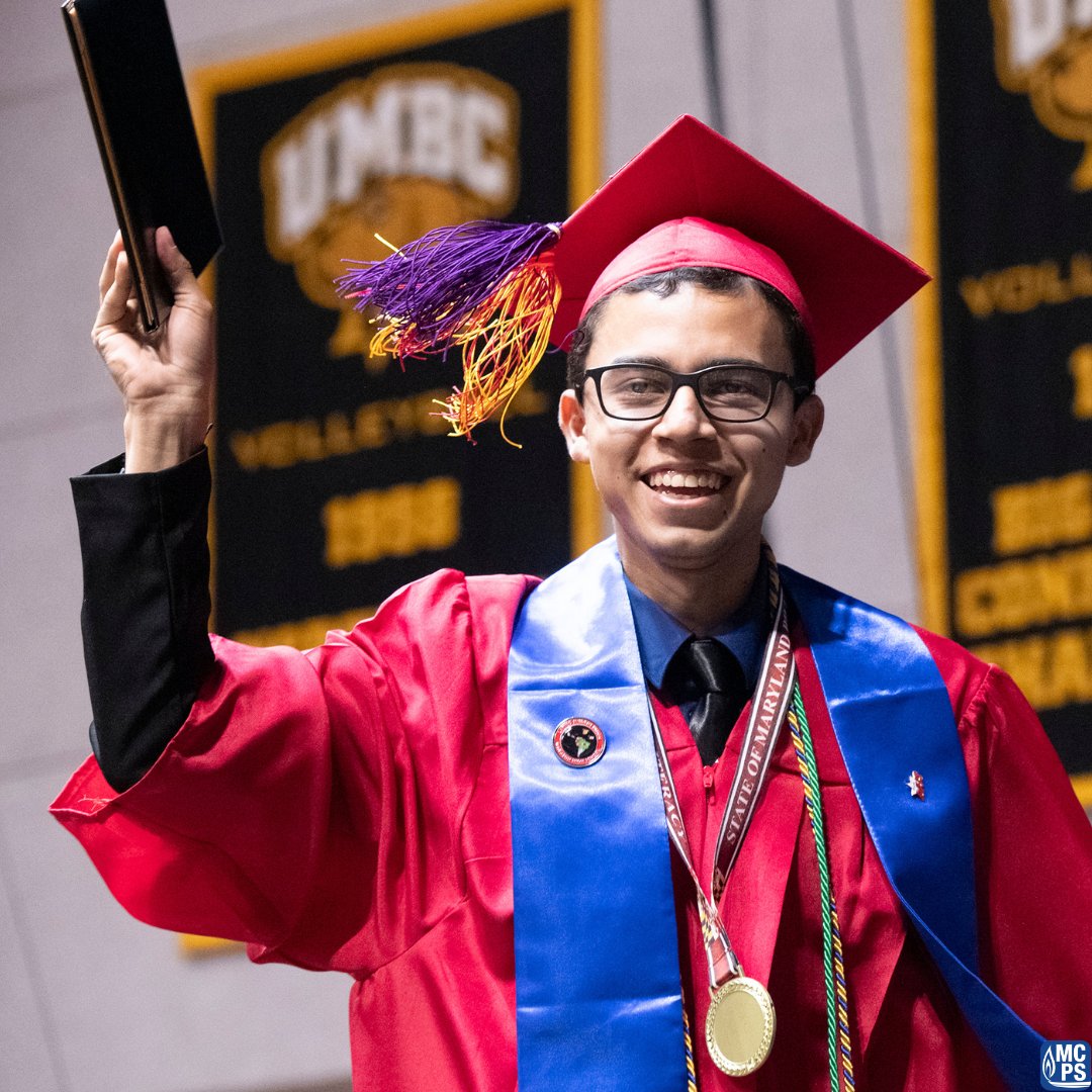 MCPS's tweet image. 📢 Share with your student!
MCPS, Career Council, Inc., and College Fairs USA are hosting a college fair:
Friday, Oct. 10
9:30 a.m.–12:30 p.m.
Activity Center at Bohrer Park
Your student can explore colleges and get ready for the next step in their education journey.