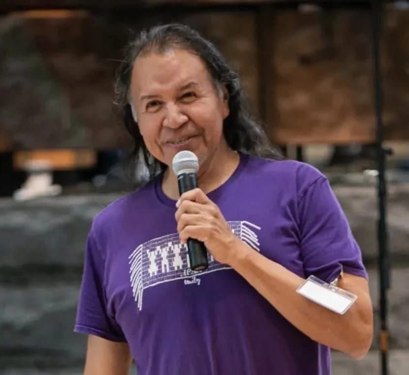 girlnameddi's tweet image. Beloved Cherokee Storyteller Robert Lewis had these wise words to say in response to the claim that Tylenol causes autism.