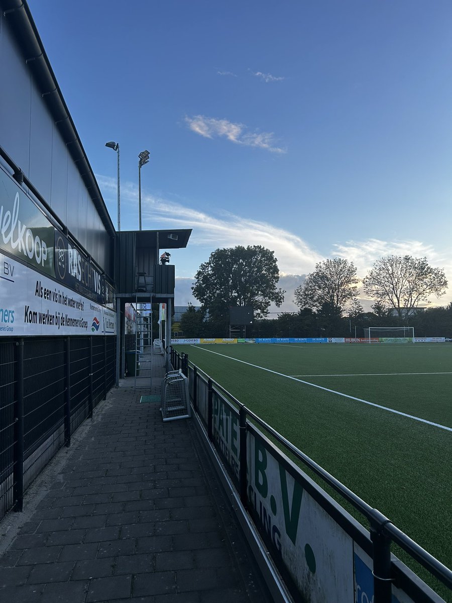 🎥 Kijk straks live mee vanuit Bunschoten-Spakenburg. 

🏆 Eemdijk - @Excelsior31 in de tweede voorronde van de Eurojackpot KNVB Beker 

📺 Vanaf 19.50 uur live op YouTube!

➡️ youtube.com/live/H8hEe7g6z…