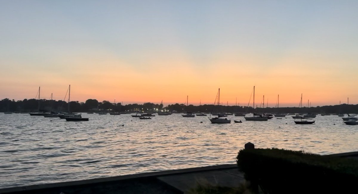 Using my time away from performing and teaching to expand on research work I began during doctoral studies…so I’ve scouted out my favorite places in Providence and Bristol to hunker down for some quiet work time when I’m in the area📚(Coffee Exchange in Fox Point is my favorite