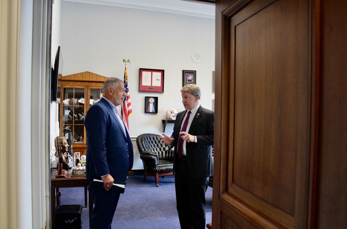 RepMikeRogersAL's tweet image. Congratulations to @coachbrucepearl as he embarks on this new chapter! Bruce departs as the winningest head basketball coach in Auburn history, but also as a community leader and a great American who never shied away from the hard topics.