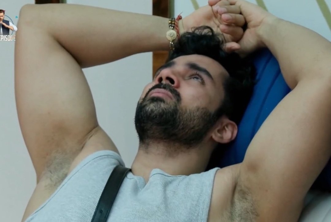 _TheFunOne__'s tweet image. look who is talking About Sexuality...

nd he is Saying  Lachkila To Baseer 😭

Mithaii -SHEK {-🧠} 🤡

#BaseerAli • #Bahana
#BiggBoss19 • #BB19