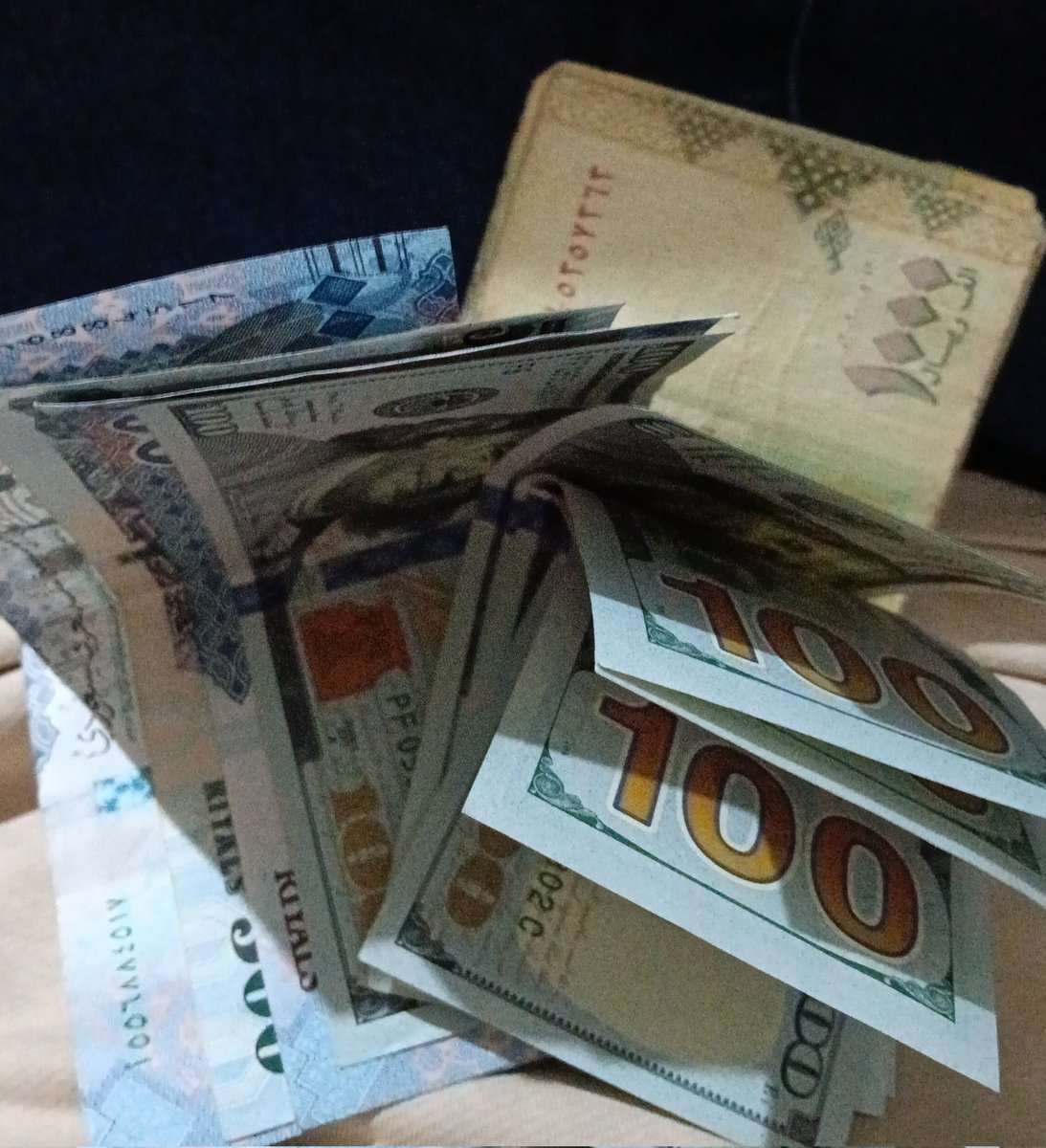 البنت الجاده الكتومه  تحب السهر تجي خاص... جاد للجادات. نتفق ونسهر