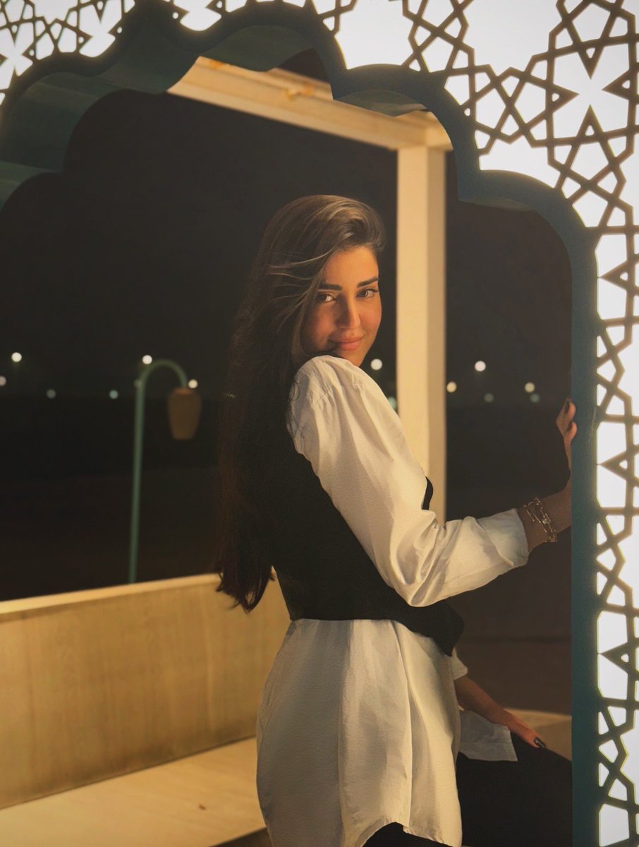 RimasPage's tweet image. من أنواع الشجاعة ✨
إنك تعبّر عن مشاعرك الحقيقية بلا خوف، للأشخاص اللي بتحبّن، وتضل شخصيتك صادقة وحقيقية ❤️

#Rimas #GenuinePersonality #StayGenuine #Courage